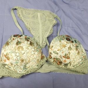 Never worn 36A Victoria Secret  bra